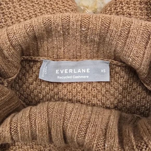 Everlane Stroopwafel Recycled Cashmere turtleneck sweater Size XS - Picture 3 of 5